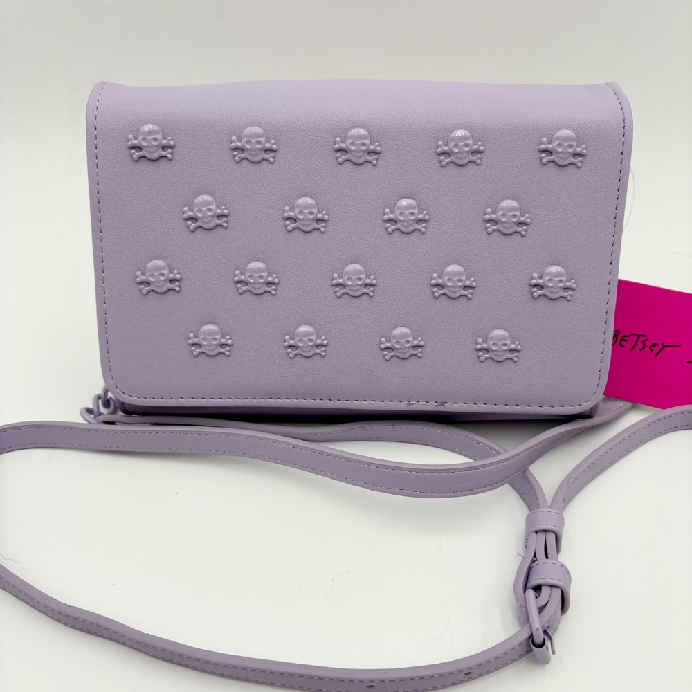 Betsey Johnson Crossbody Bag Skull Embossed Lilac Chain Strap Wallet
